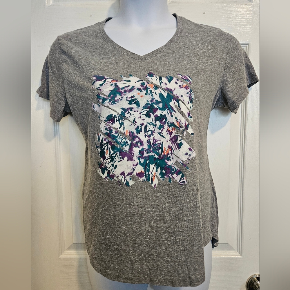 Tek Gear, Essential Gear, gray, v-neck, short sleeve tee.  Size XL